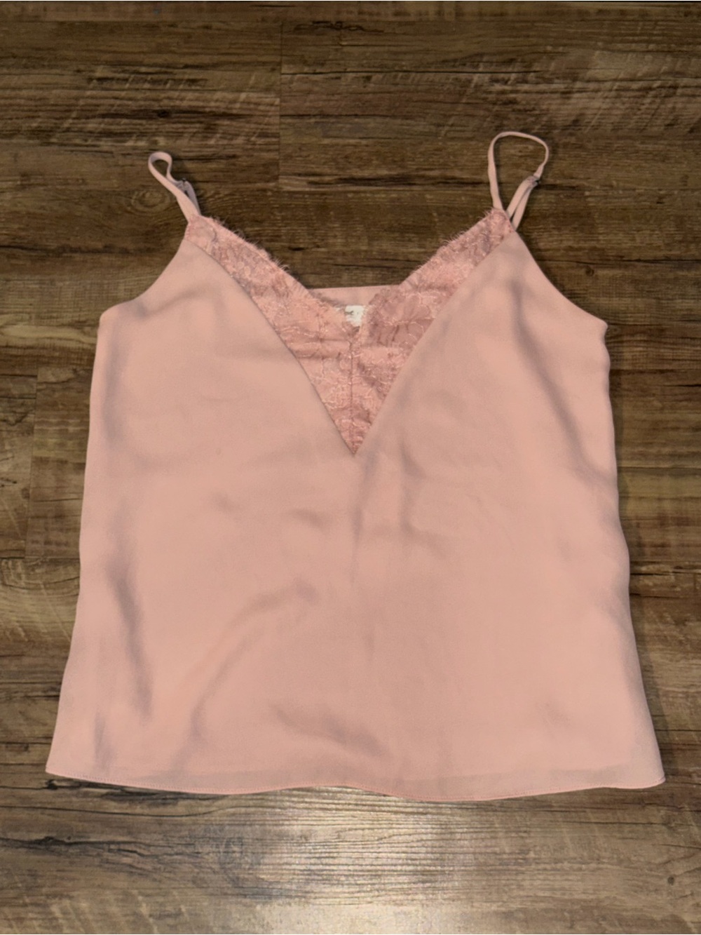 Socialite Lace-Trim V-Neck Cami in Light Pink